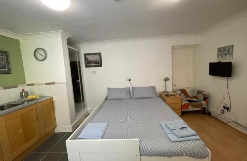 St. Pancras Apartment | Cosy central London apartment 008