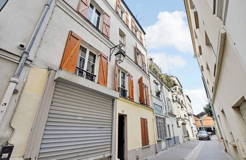18th Arrondissement Apartment | Cosy Cocoon for 2P With A/C - Near Montmartre