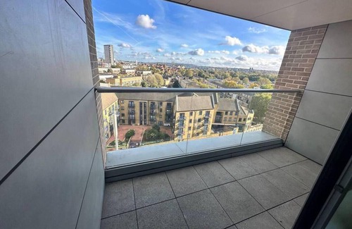 Isle of Dogs Apartment | Cosy, Comfy 2 Bed Apartment Canary Wharf