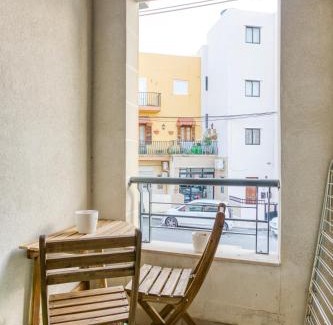 Naxxar House | Cosy, fully equipped 1BR home with Private Balcony by 360 Estates