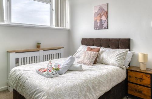 Leeds Apartment | Cosy Home ,Pets Welcome, Sleeps 8,Parking