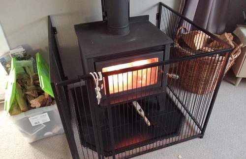 Otaki Beach House | Cosy Kiwi bach Kid and Pet friendly Beach house