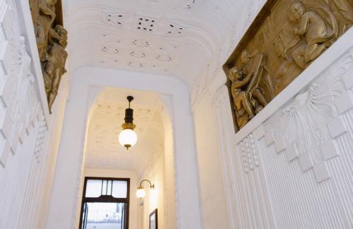 Nepszinhaz negyed Apartment | Cosy nest close to Blaha sqr