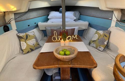 Torquay City Centre Boat Rental | Cosy, Romantic, Fun Yacht Getaway, Torquay, England