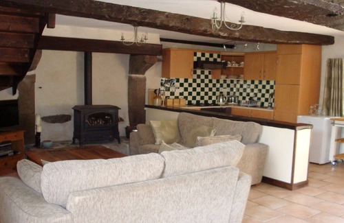 Saint-Helen Cottage | Cosy Rural Country Gite (2 Bedrooms, Sleeps 4) Near Dinan