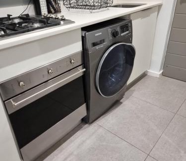 Hillhead Apartment | Cosy, spacious studio apartment
