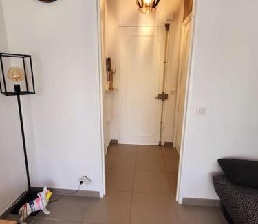 California - Pezou Apartment | Cosy Studio à Cannes 8 min de la Croisette