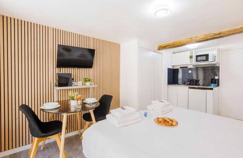Odeon Apartment | Cosy Studio for 2 People - Luxembourg
