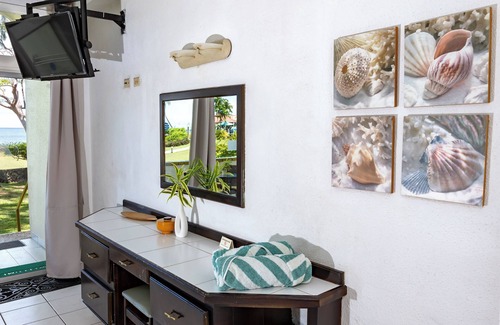 Crown Point Apartment | Cosy Studio on the Beach