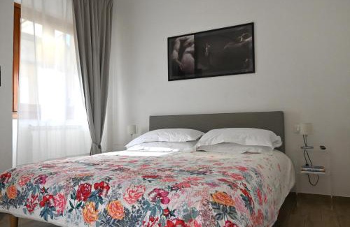 Duomo Apartment | Cosy Suite David with Dome View lift & AC