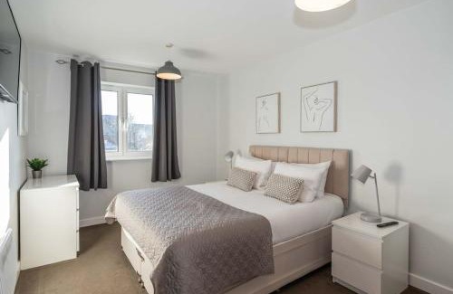 Northampton Apartment | Cotels Centro - CENTRAL LOCATION, PARKING, FIBRE WIFI, SMART TV, FULLY EQUIPPED KITCHEN