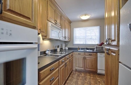 Pottsboro Cottage | Cottage, 1 mile to Highport Marina which offers a daily fee boat ramp.