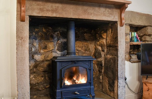 Hurst Green Cottage | Cottage ∙ 2 bedrooms ∙ 3 guests