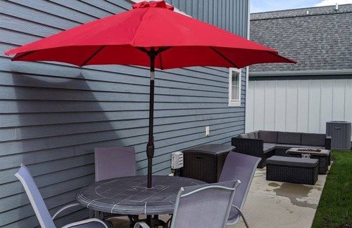 Ottawa Cottage | Cottage ∙ 2 bedrooms ∙ 10 guests