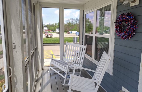 Ottawa Cottage | Cottage ∙ 2 bedrooms ∙ 10 guests