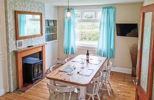 Stratton Cottage | Cottage ∙ 2 bedrooms ∙ 4 guests