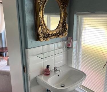 Greater Johannesburg Metropolitan Area Apartment | Cottage in Ferndale, Randburg with own pool