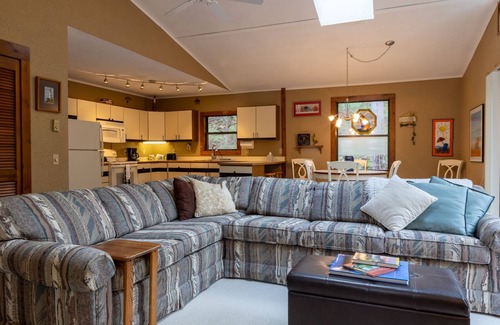 Pentwater Apartment | Cottage in the Woods