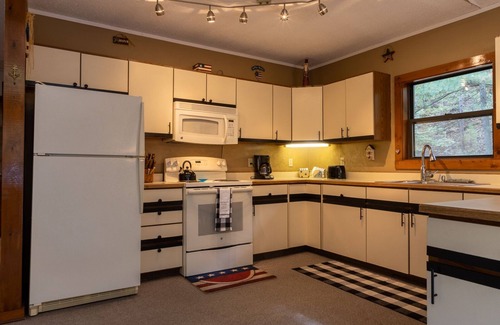 Pentwater Apartment | Cottage in the Woods