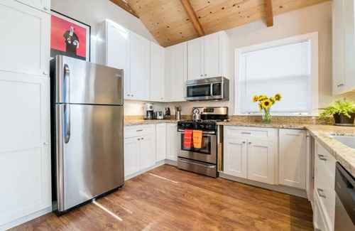 La Honda Apartment | Cottage In The Woods