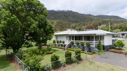 Canungra House | Cottage on Lamington