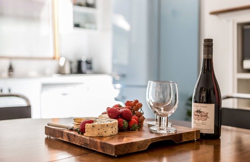 Byron Bay Cottage | Cottage on Middleton - footsteps from Byron's lively town centre
