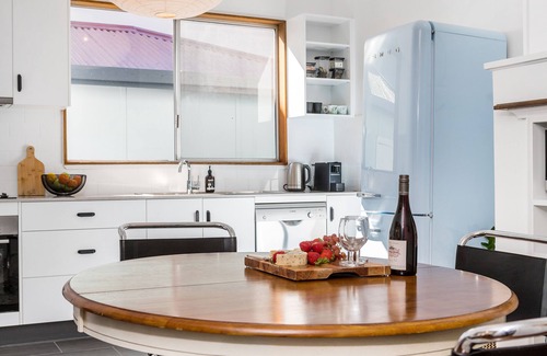 Byron Bay Cottage | Cottage on Middleton - footsteps from Byron's lively town centre