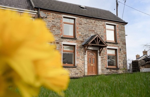 Brondini Cottage | Cottage - Sleeps 4 - Garden - Parking