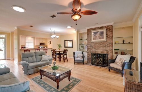 Murrells Inlet Cottage | Cottage w/Deck & Pool Access ~ 6 Mi to Beach