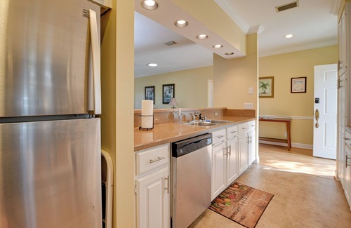 Murrells Inlet Cottage | Cottage w/Deck & Pool Access ~ 6 Mi to Beach