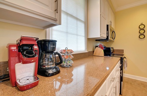 Murrells Inlet Cottage | Cottage w/Deck & Pool Access ~ 6 Mi to Beach
