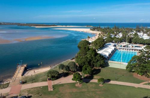 Maroochydore Apartment | Cotton Tree Beach
