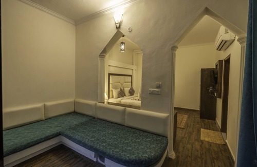 Ramnagar Hotel | Cotton Tree