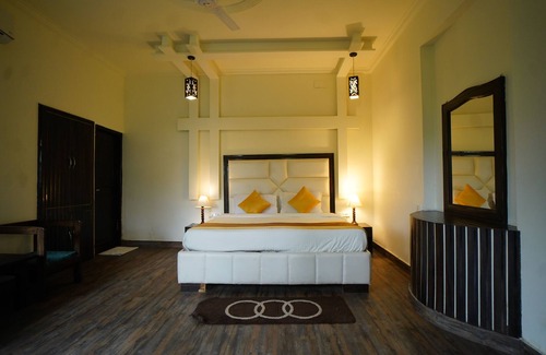 Ramnagar Hotel | Cotton Tree