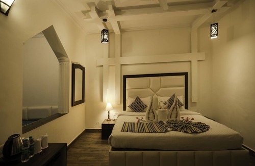 Ramnagar Hotel | Cotton Tree