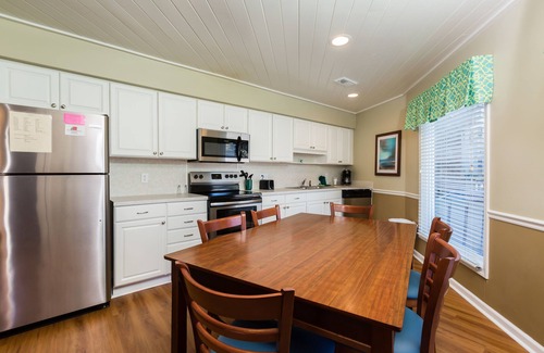 Surfside Beach Apartment | Country Club Villas
