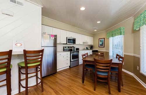 Surfside Beach Apartment | Country Club Villas