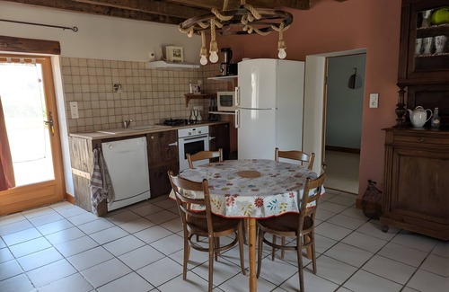 Bourbon-l'Archambault House | Country House 'Gîte de la Marquaterie' with Private Garden and Wi-Fi