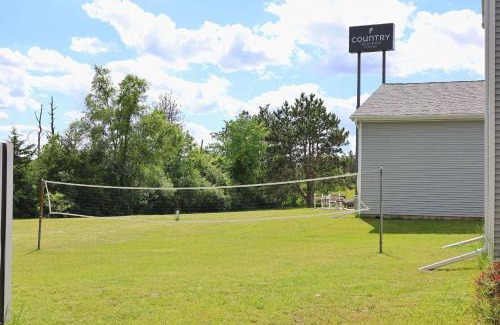 Sparta Hotel | Country Inn & Suites by Radisson, Sparta, WI