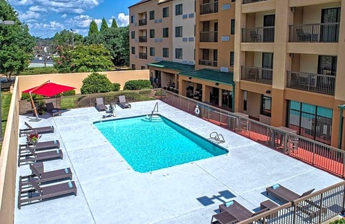 Burlington Hotel | Courtyard by Marriott Burlington