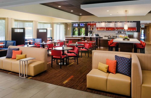 Huntsville Hotel | Courtyard by Marriott Huntsville University Drive
