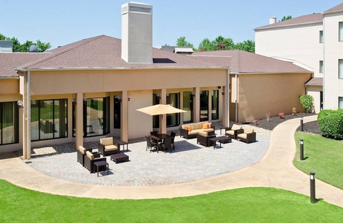 Huntsville Hotel | Courtyard by Marriott Huntsville University Drive