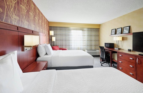 Clive Hotel | Courtyard by Marriott Des Moines West Clive