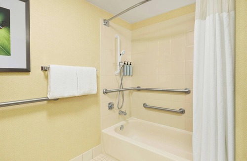 Clive Hotel | Courtyard by Marriott Des Moines West Clive