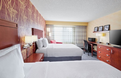 Clive Hotel | Courtyard by Marriott Des Moines West Clive