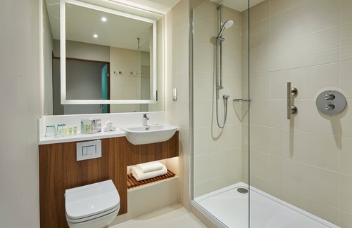 Harlington Hotel | Courtyard by Marriott London Heathrow Airport
