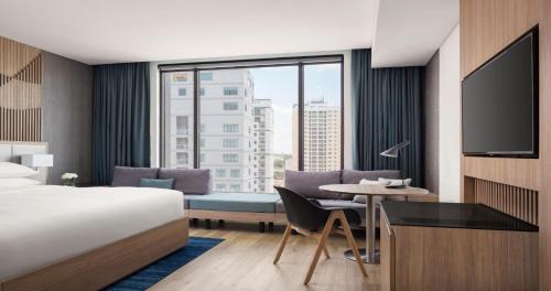 Phnom Penh City Centre Hotel | Courtyard by Marriott Phnom Penh
