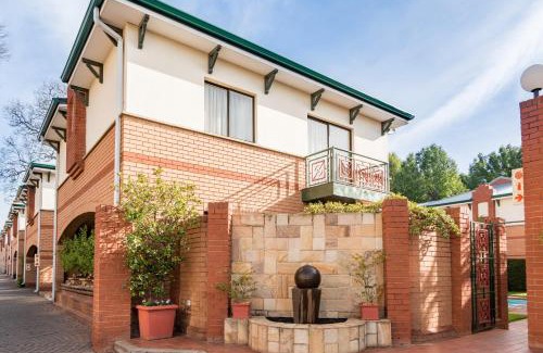 Greater Johannesburg Metropolitan Area Hotel | Courtyard Hotel Rosebank