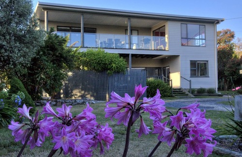 Coles Bay Apartment | Cove Beach Apartment 1
