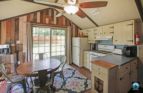 Gaines House | Coyote Cabin on Pristine Pine Creek!